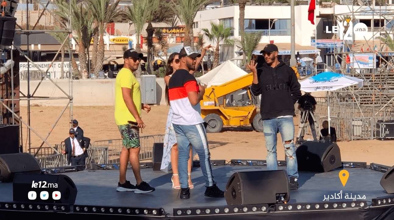 شاهد بالفيديو … استعدادات الفنانين المشاركين في مهرجان التسامح بأكادير
