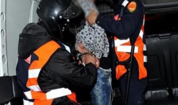 مصيبة.. “مسخوط مّو”.. اعتدى على والدته وقتل نفسه بعد اعتقاله