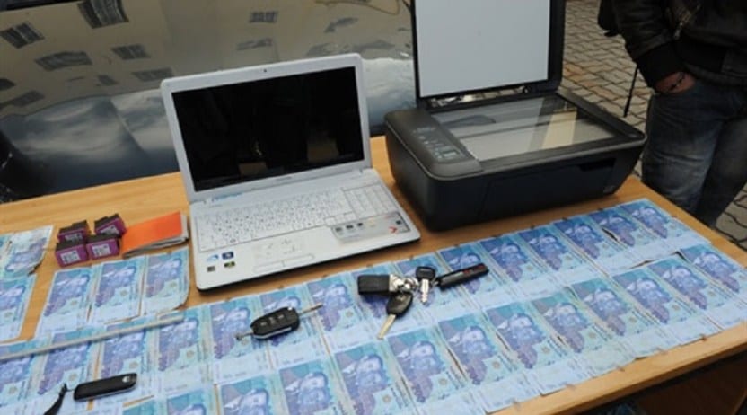 صيد ثمين في شباك البوليس.. مصري يُزور ورقة 200 درهم وهذه التفاصيل