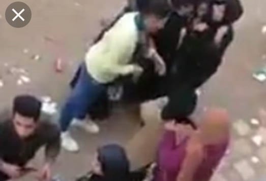 خطير هادشي. تلميذ يعتدي على مدير مؤسسة ويرسله في حالة خطيرة إلى المستعجلات