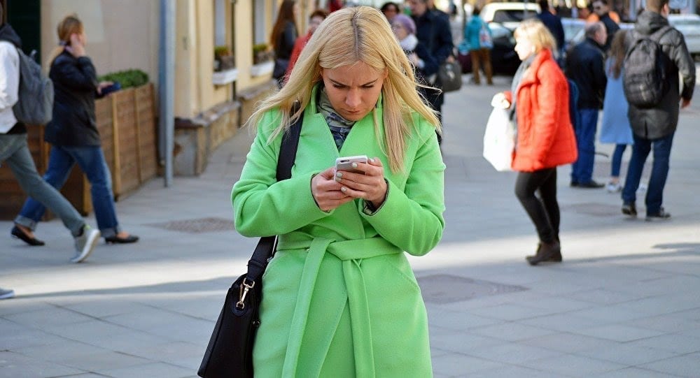 لهذا السبب.. توضع أزرار قميص الرجل عكس النساء