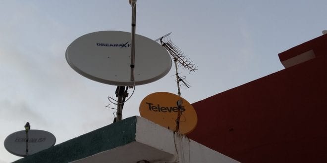 الجديدة. مجهولون “يلتقطون” 16 “بارابول” من سطوح عمارات والسكان غاضبون