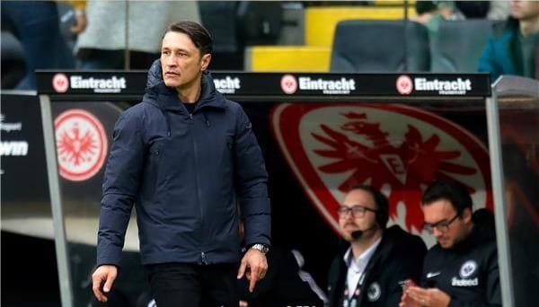 بايرن ميونخ يقيل مدربه بعد الهزيمة المذلة