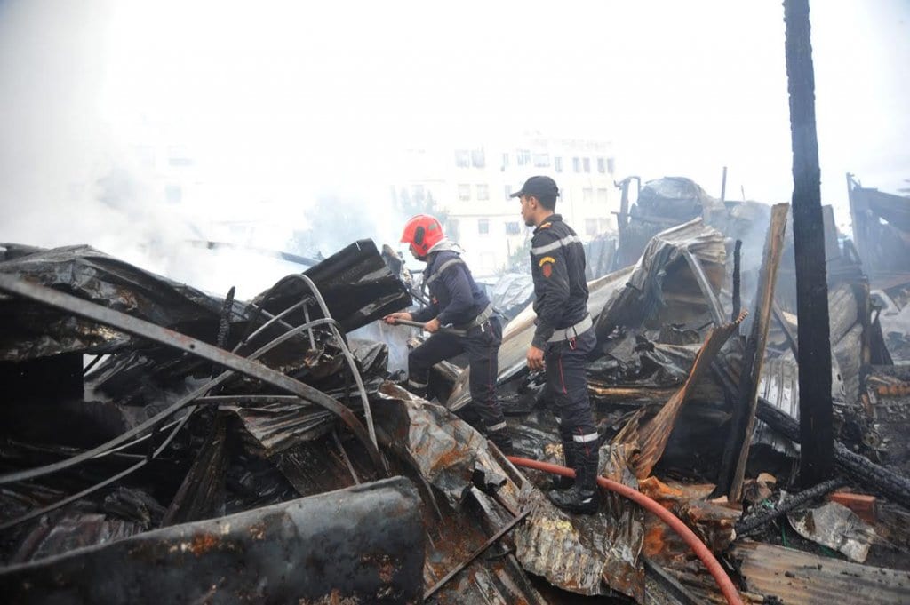 كازا. محلات سوق “دالاس” تحت رحمة حريق مهول (صور)