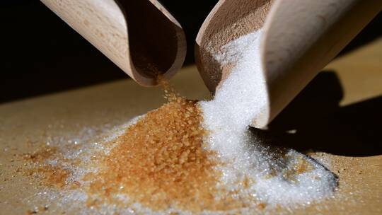 العلماء. الإكثار من السكر يزيد من خطر التهاب الأمعاء