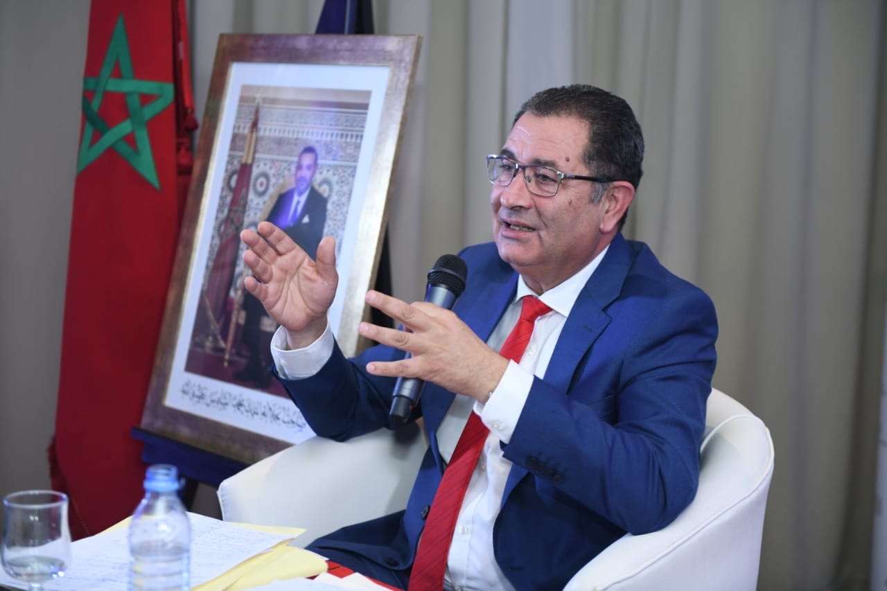 المغربي بودرا يتحدث في ندوة صحفية عن إنتخابه رئيسا للمنظمة العالمية لعمداء المدن (+صور)