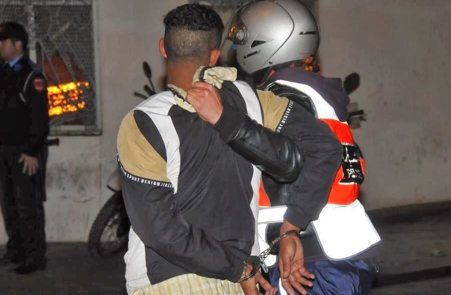 الناظور. تونسي يتعرض لـ”كريساج” بالسلاح الأبيض من قبل ملثمين والأمن يوقفهما