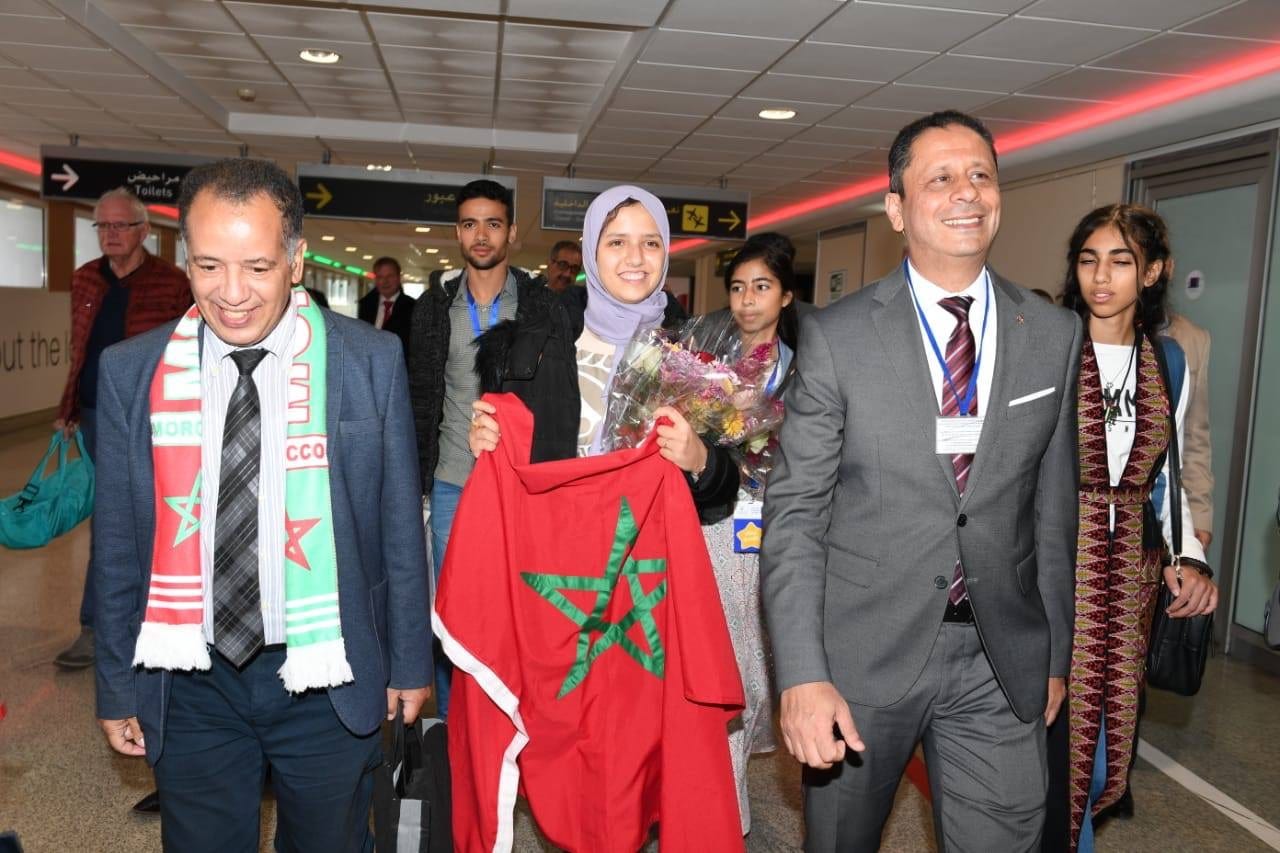 استقبال حارّ للتلميذة أخيار ممثلة المغرب في نهائيات تحدي وللأستاذ الخيتر