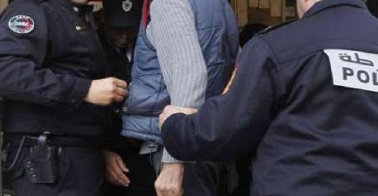 كازا. الأمن يداهم مقهى لـ”التيرسي” غير مرخص لها ويعتقل عددا من المشتبه فيهم