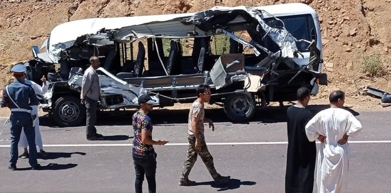 گرسيف. إصابة 21 شخصا بينهم سياح أجانب بعد انقلاب حافلة