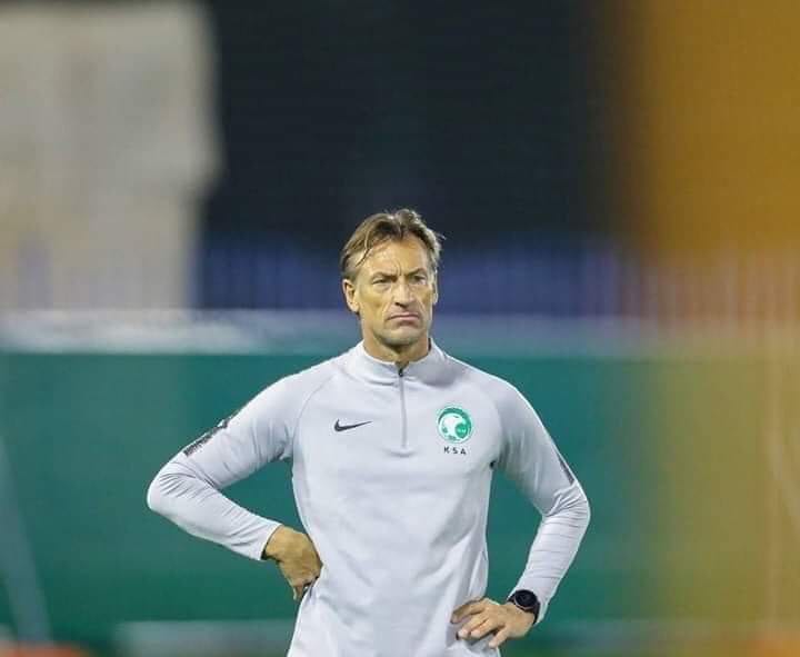 بثلاثية مدوّية. المنتخب الكويتي “يزعزع” هيرفي رونار في بداية “خليجي 24”