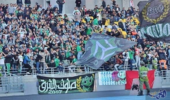 سلطات وجدة تتراجع عن قرار المنع وتسمح لجماهير المولودية بمتابعة “ديربي الشرق”