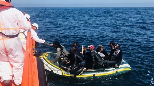 اعتراض قارب يقلّ مهاجرين مغاربة قبالة سواحل جبل طارق