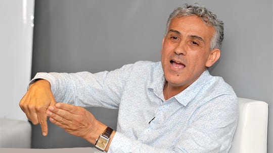 الباحث محمد المعزوز: الشعوب العربية لا تمتلك مفهوم عشق القراءة!