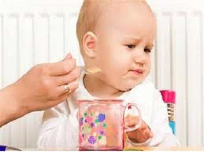 سيدتي.”ها شنو خاصك ديري” عند رفض طفلك الطعام الصحي