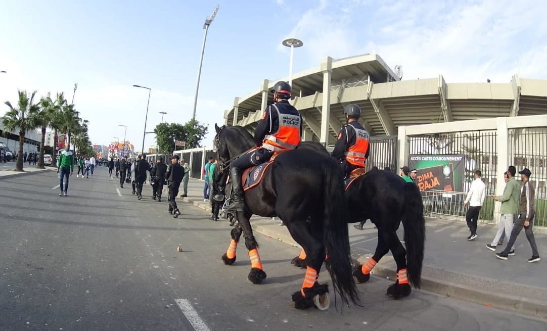 مسؤول أمني يكذب خبر وفاة شرطي خلال مباراة “الديربي البيضاوي”