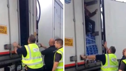 إيجاد “حراگة” منهم مغاربة وهم على شفير الموت في شاحنة تبريد ببلجيكا