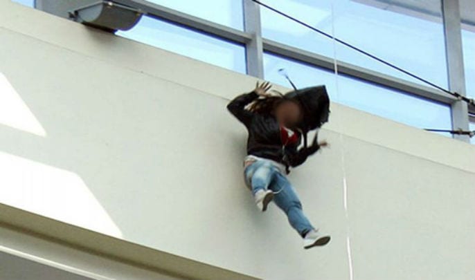 “نقاش بالفرنسية” وراء محاولة انتحار “تلميذة وزان”