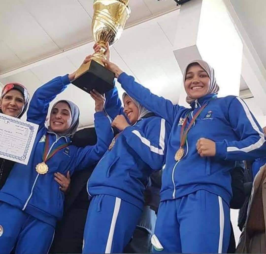 عصبة الشرق تفوز بكأس العرش للفول كونتاكت