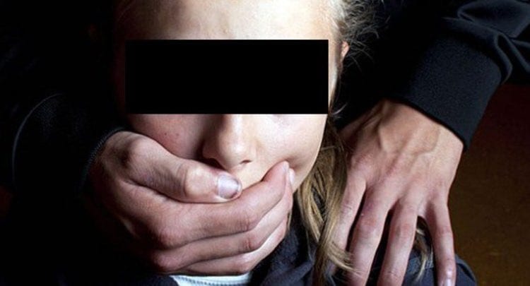 كازا. أسر ضحايا “بيدوفيل ليساسفة” يتنازلون عن متابعة مغتصب بناتهم