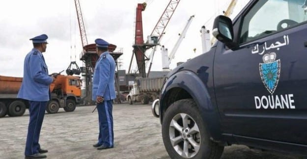 توقيف مسؤولين جمركيين كبار “سمحوا” بمرور هذه السيارة