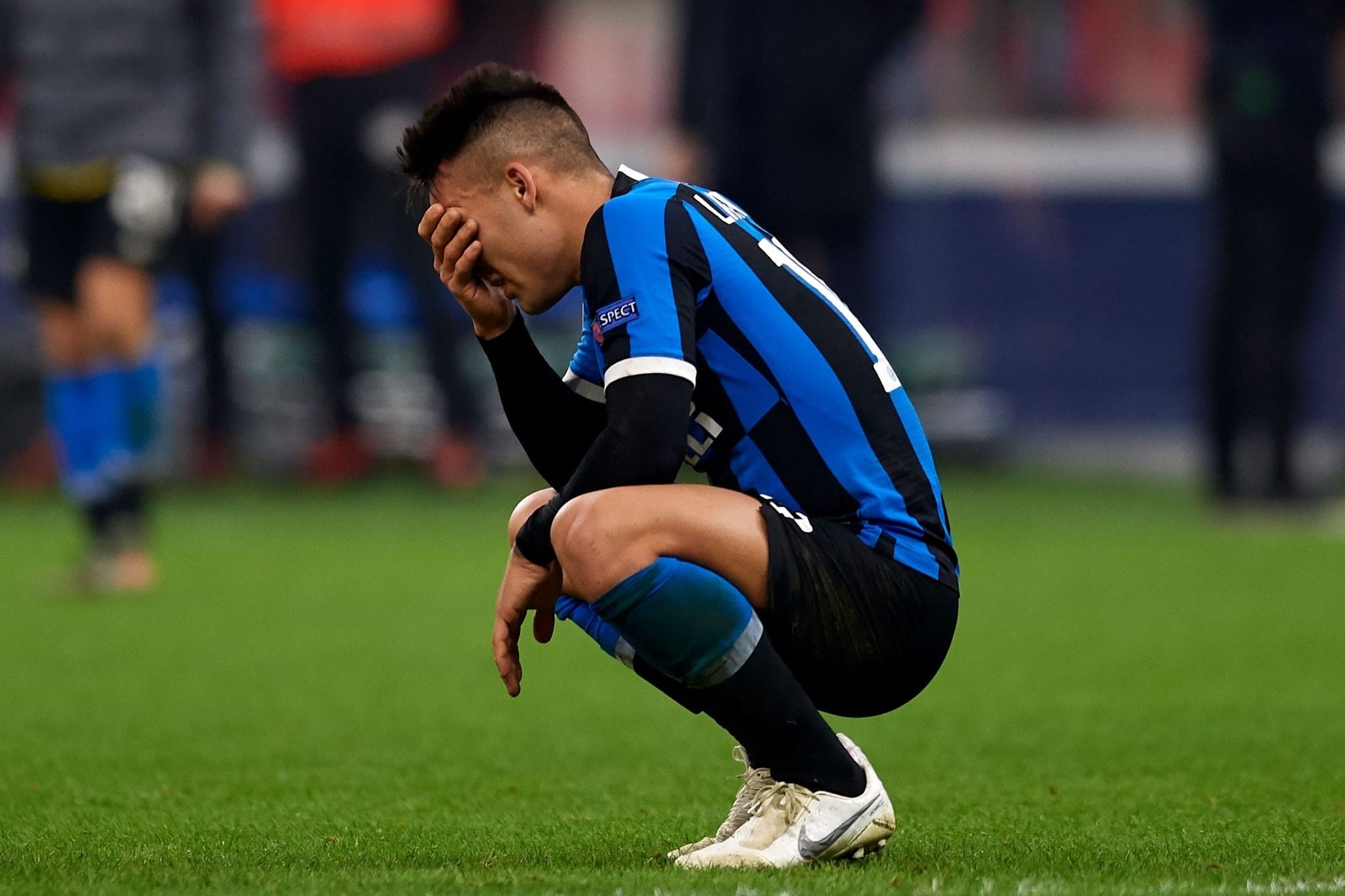 برشلونة يقدّم لبوروسيا دورتموند هدية ثمينة بهزمه إنتر ميلان