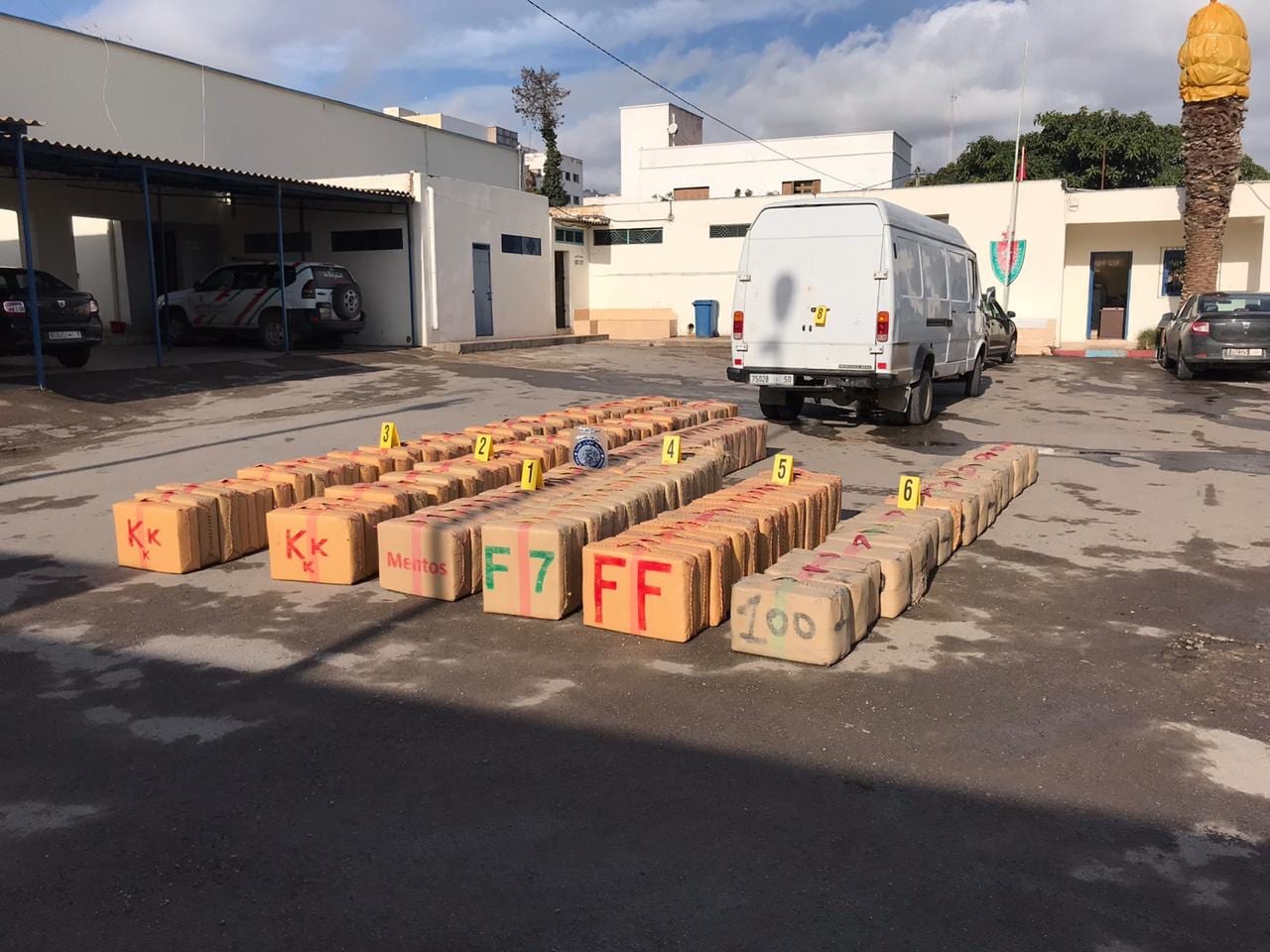 الناظور. ضربة قاسية لمهرّبي المخدرات. الأمن يحجز 5 أطنان من الحشيش (صور)