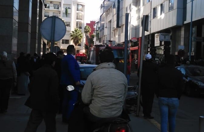 كازا. رجال الإطفاء يسيطرون على حريق بمقر بنك “الشركة العامة” في عبد المومن (+صور)