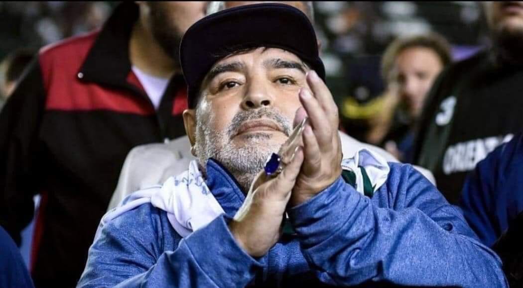 مارادونا حْماقّ: “الفضائيون اختطفوني ثلاثة أيام!