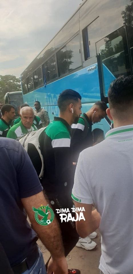 “ماما أفريكا”.. الحافلة تزيد معاناة الرجاء في الكونغو (+صور)