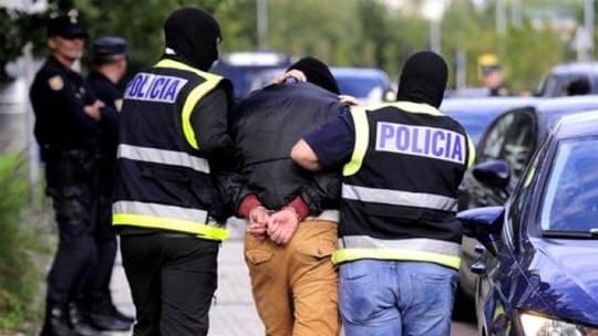 تفكيك شبكة في إسبانيا تُصور أفلاما “بيدوفيلية” أبطالها قاصرون مغاربة وتبيعها