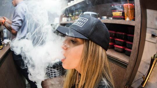 ها علاش. الأطباء يحذرون من تدخين “الشيشة”