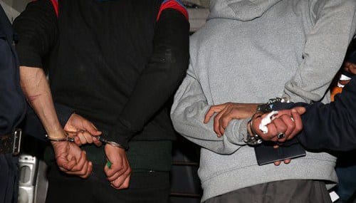 فاس. شرطي يشهر سلاحه لتوقيف جانحين في حالة سكر متقدّمة عرّضا حياة مواطنين للخطر