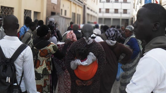 احتلال عشرات الأفارقة لبناية يستنفر الشرطة بتزنيت