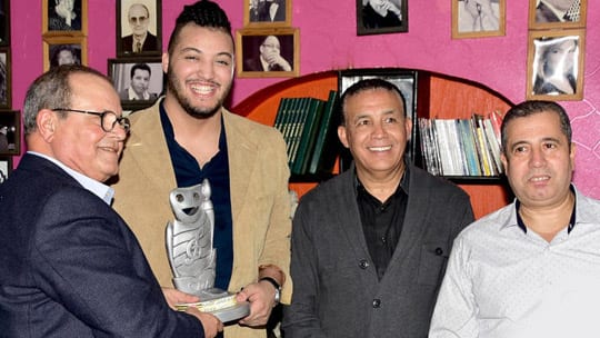 نادي الفنانين المغاربة ينظم استقبالا حارا للمشاركين في “ذا فويس”