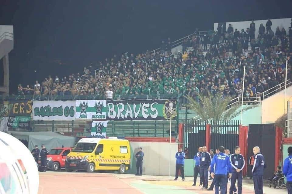 جماهير الرجاء “باقية” في الجزائر و”بغات اللّعاقة”..