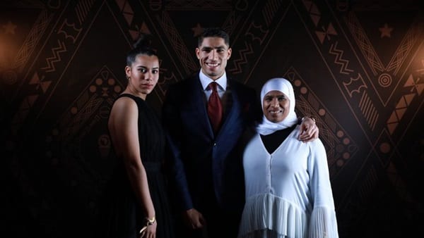 فيديو حصري من مصر.. شاهد لحظة الاعلان عن تتويج أشرف حكيمي