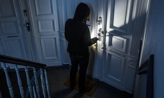 مْن “بيتْ النّعاس”.. لصوص يسرقون 8 ملايين من داخل مسكن سيدة أعمال في الحوز