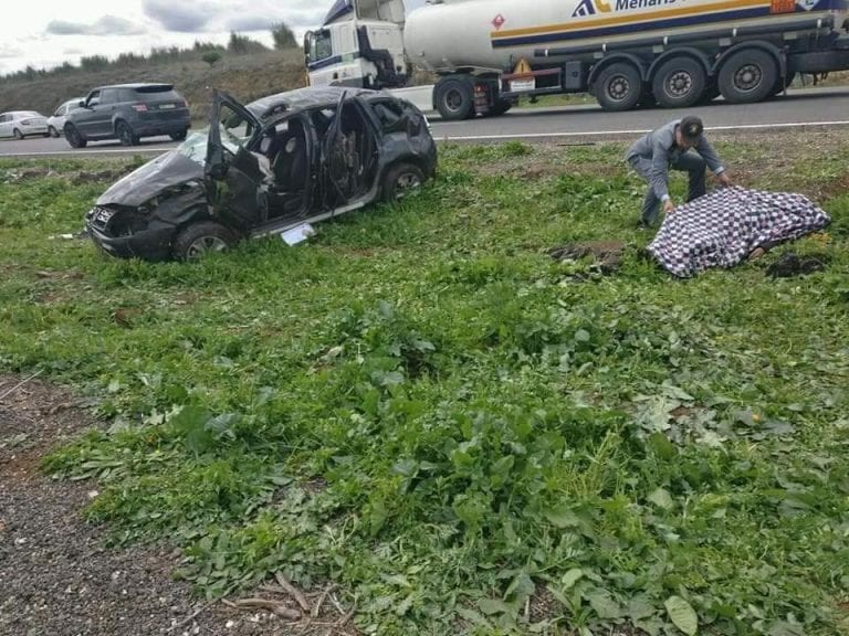 كسيدة خايبة. ثلاثة قتلى وإصابات في انقلاب سيارة نواحي مكناس