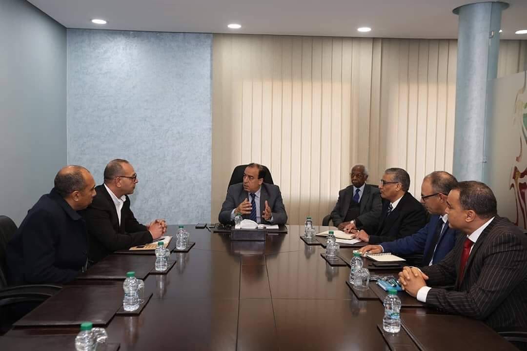 لجعلها أحدَ مكونات النموذج التنموي الجديد. عبيابة يجتمع بخبراء الرياضة المغربية