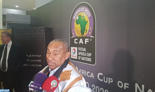 رئيس الاتحاد الإفريقي لكرة القدم أحمد أحمد يحل  بالعيون ويلبس الدراعة