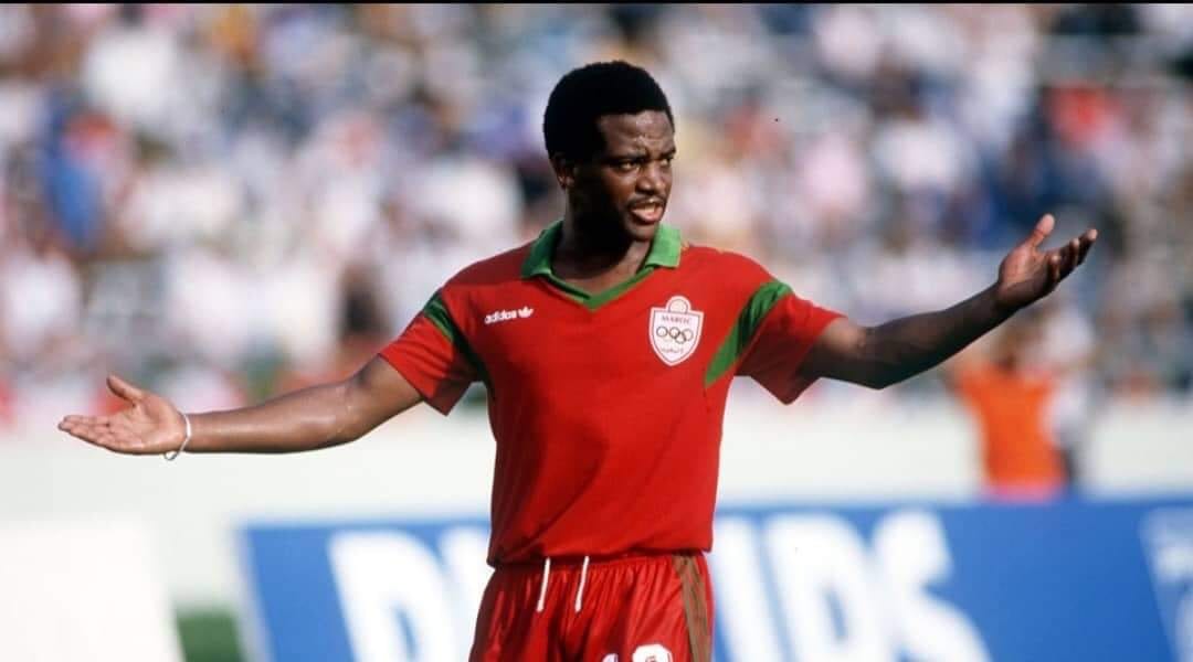 الله يشافيه. التيمومي أفضل لاعب إفريقي 1985 يخضع لعلمية جراحية