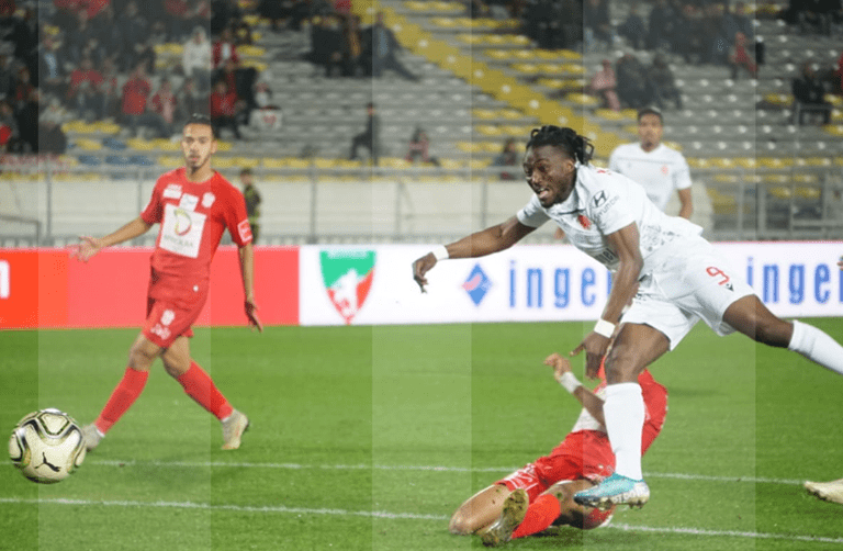 الوداد “يقلب الطاولة” على الحسنية ويحافظ على مركزه الثاني