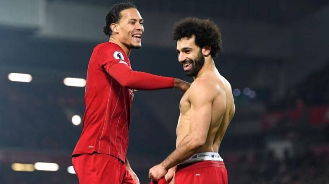 ليفربول قريب من تتويج تاريخي وصلاح يكسر نحس الـ”يونايتد”