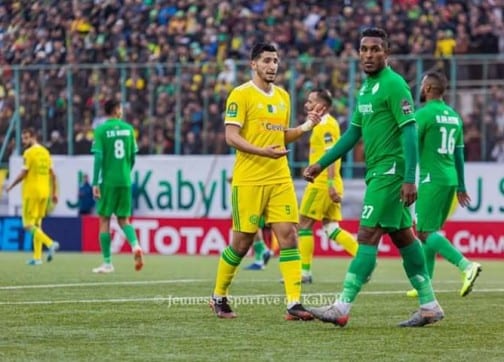 الرجاء يعود بنقطة من “ذهب” من تيزي وزو ويقترب من دور الربع