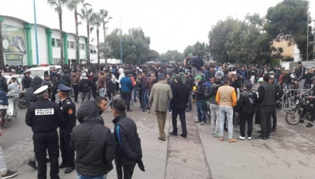 جمهور الرجاء لـ”le12.ma”: “من 7 الصباح وحنا قدام الگيشي ماكين والو.. والمارشي نوار خرج علينا”
