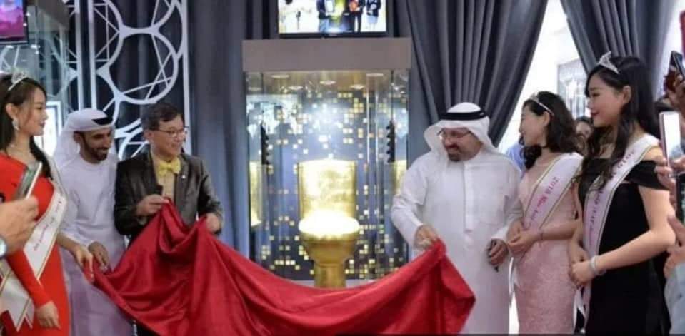 الإمارات تحتفل بمرحاض من الألماس وها الثمن ديالو