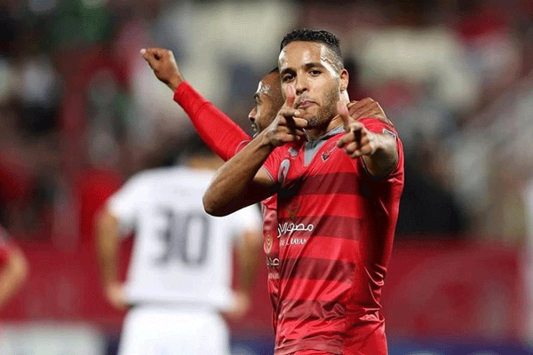 يوسف العربي يسجل ثنائية لناديه أوليمبياكوس ويحتفظ بصدارة الهدافين