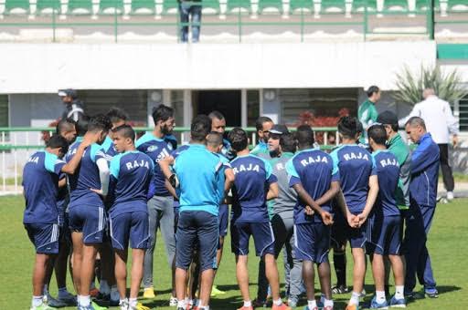 الرجاء يُوزع درجات رياضية على لاعبيه والسلامي يُطالب بعدم التهاون في التداريب