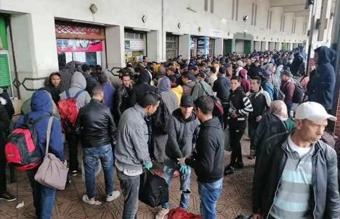 كازا. “جُوجْ جُوجْ فْالبلَاصَة” وارتفاع صاروخي في أثمنة التذاكر في محطة “ولاد زيان” (صور)